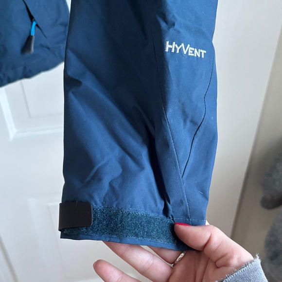 The North Face Women's Navy and Light Blue Ski Jacket - Picture 3 of 4